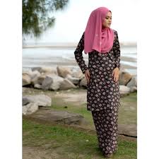 Baju kurung terbahagi kepada dua iaitu baju kurung lelaki dan baju kurung perempuan. Baju Kurung Moden Kain English Cotton Price Promotion Apr 2021 Biggo Malaysia