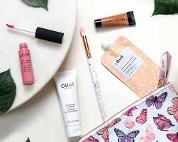Echantillon Cosmetique Maquillage Top Image Produits De Beaute Recette Beaute Produit Beaute Maison