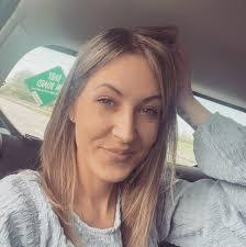 Lori Munch's Instagram, Twitter & Facebook