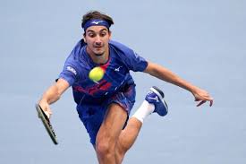 Italy's lorenzo sonego celebrates capturing his second atp tour title in cagliari on sunday. Chi E Lorenzo Sonego In Finale A Vienna Calcio Basket Tennis E Un Cuore Toro