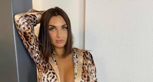 Previous article elettra lamborghini nuovo singolo: Elettra Lamborghini L Appello Su Instagram Ha Bisogno D Aiuto