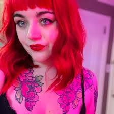 Lauren Duff's Instagram, Twitter & Facebook