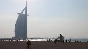 With a total height of 829.8 m (2,722 ft, just over half a mile) and a roof height. Gedung Ini Jadi Spot Foto Favorit Wisatawan Saat Liburan Di Dubai Tribunnews Com Mobile