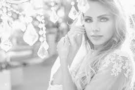 Veronica Sparrow's Instagram, Twitter & Facebook