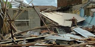 Hurricane sandy (unofficially referred to as superstorm sandy) was the deadliest, the most destructive, and the strongest hurricane of the 2012 atlantic hurricane season. Furacao Sandy Deixa 21 Mortos No Caribe
