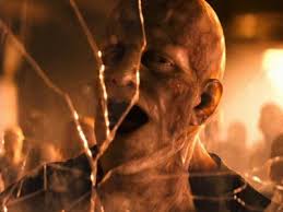 Konusu ile alışkın olduğumuz filmlerden de biraz farklı olan filmin hayranları şimdi ben efsaneyim 2 filmini merak ediyorlar. The I Am Legend 2 That Almost Was Ign