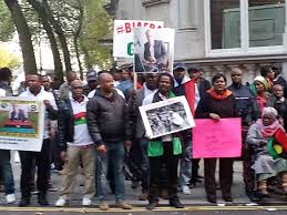 In defence of the freedom and rights of the indigenous people of biafra Breaking News Biafra Protesters Storm Chogm As Buhari Meets The Queen In Uk