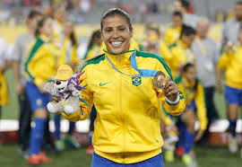 O internacional anunciou na manhã de hoje a contratação da lateral direita fabi simões, que foi imediatamente integrada ao time feminino, chamado de gurias o internacional disputará a elite do futebol feminino neste ano e tem trabalhado desde o início dos trabalhos para reforçar o elenco. Planeta Futebol Feminino V Twitter Alem Disso A Lateral Fabiana Se Tornou A Setima Jogadora Com Mais Jogos Pela Selecao Brasileira Sao 79 Partidas Defendendo O Brasil Https T Co E58p0azfao