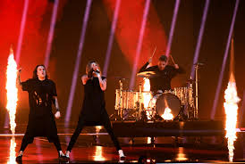 Resultatet avgjordes till 25% av internationella jurygrupper och 75% av. Blind Channel Eurovision Lyrics Eurovision Eight