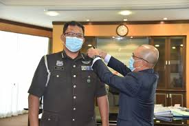 Kod etika, dasar q dan piagam pelanggan jpa. Dr Ronald Kiandee On Twitter Pemasangan Pangkat Tahniah Diucapkan Kepada Dr Azhari Sharidan Bin Abu Bakar Yang Dinaikkan Pangkat Sebagai Timbalan Ketua Pengarah Jabatan Perkhidmatan Kuarantin Dan Pemeriksaan Malaysia Maqis Mafi 13okt20