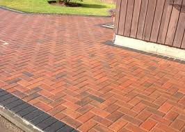 Driveway Using Marshalls Brindle Monoblock Bordering With Charcoal Monoblock The Job Was Originally A Balmullo Chipped Dr Block Paving Patio Backyard Driveway