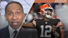 Arizona's Addison Arnold dunks football over Gronk