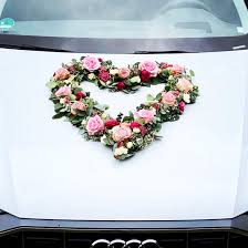 Der besondere autoschmuck für ihre hochzeit. Autoschmuck In Herzform Aus Eukalyptus Autoschmuck Hochzeit Tischdekoration Hochzeit Blumen Autodeko Hochzeit