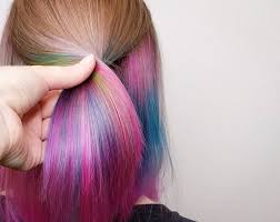 hidden rainbow regenbogen haare im trend regenbogenhaare haarfarben versteckte regenbogenhaare