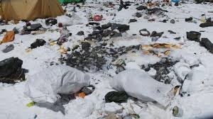 Ein hilfstrupp entdeckt auf dem everest vier leichen. Mount Everest Schmelzender Schnee Legt Leichen Frei Stern De
