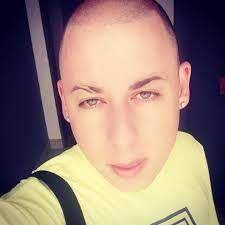 Tu la vez como dominar con su pelo suelto tiene a su mano bajo control juega con fuego (remix) ella le gusta el blam blam le fascina el bling bling se da su blom blom y con la copa de blue te setea (she likes to smoke man) le cae al vip y te setea, jaja ella le gusta el blam blam le fascina el bling bling se da su blom blom y con la copa de blue te setea le cae al vip y te setea {ñengo flow. Hombres Princesas Principe