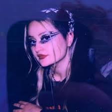 Amber Polzin's Instagram, Twitter & Facebook