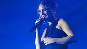 Elle caractérise la diffusion de la lumière par les particules dont le rayon est très petit par rapport à la longueur d'onde du rayonnement solaire. Chanson La Generosite Arc En Ciel De Zaz Frejus Saint Raphael Maville Com