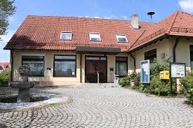 412 likes · 1 was here. Raiffeisen Volksbank Ries Eg Geschaftsstelle Ederheim Ederheim Ahornweg 1 Offnungszeiten Angebote