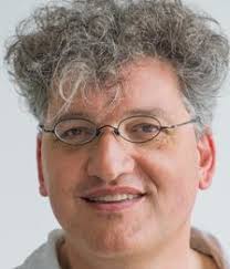 Covid : un drive fréquenté mais des hospitalisations en baisse