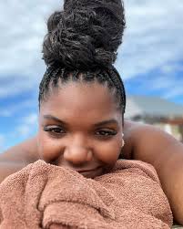 Simone Richardson's Instagram, Twitter & Facebook