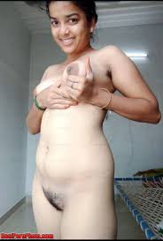 South Indian Kinky girl ki jhante wali choot and small boobs - Indian porn  pics