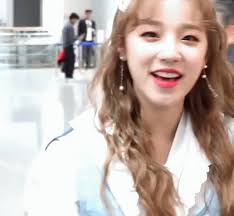 Song Yuqi Gif Song Yuqi Wave Discover Share Gifs Songs Gif Bye Gif