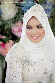 Pin By Sara Scarlet Plan Design On South Asian Muslim Weddings Nikahs Bridal Wear Bridal Hijab Bride