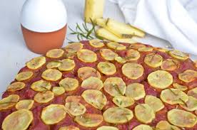In aggiunta, il condimento contiene anche sale ed olio d'oliva per rendere lo strato di patate ancor più saporito. Focaccia Di Barbabietole Con Patate E Rosmarino Profumo Di Frangipani