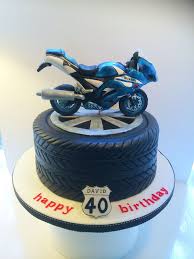 Suchen Sie Einen Kuchen Fur Einen Besonderen Anlass Schauen Sie Was Wir Gefunden Haben Torte Fur Manner Birthday Cakes For Men Motorrad Geburtstag