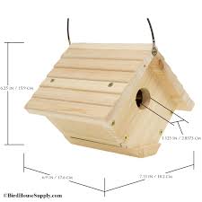 Wrens prefer sites with dense undergrowth, either in mixed forests or in wooded suburban settings, in a natural or artificial cavity. Woodlink Traditional Hanging Wren House