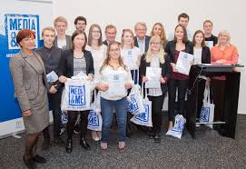 Mit seiner frau phong lan. Landesmedienanstalt Saarland Media Me Backstage Bei Medienberufen