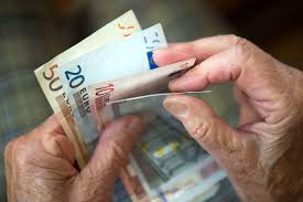 Druckvorlage alle euroscheine und münzen als spielgeld euro. Wertvolles Papier Was Kostet Eigentlich Ein Geldschein Wirtschaft Tagesspiegel