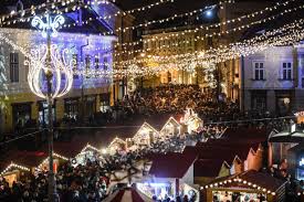 Târgul de crăciun din sibiu 2019. Cel Mai Frumos Eveniment De IarnÄ Din ÈarÄ Targul De CrÄciun De La Sibiu EdiÈia A 11 A Top City Card