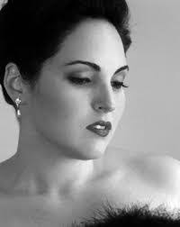 Lisa Eleazarian's Instagram, Twitter & Facebook