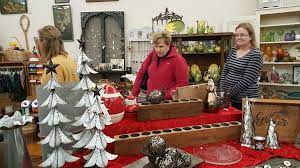 Donna is an artist and provided absolutely amazing customer service! Flowers By Donna Jean The Go To Place For Last Minute Gifts Theperrynews