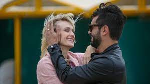 He is an actor, known for valientes (2009), malparida (2010) and lobo (2012). Cuarentena Por Coronavirus Gonzalo Heredia Y La Novela Sobre Su Alter Ego