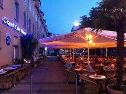 Grand Cafe Planie Cafe Grands Patio Umbrella