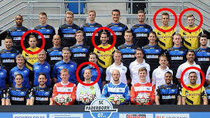 Das schloss (werden) in diesem jahr renoviert. Bvb Spielt In Paderborn Gegen Die 2 Mannschaft