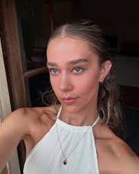 Lucy Galvin (@_lucygalvin) • Instagram photos and videos