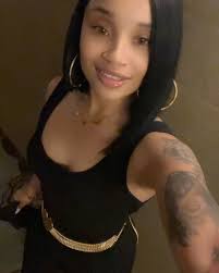 Straight out my camera roll 🖤