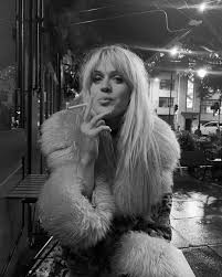 After completing her undergraduate degree in english at exeter university and her masters in journalism at city university, alderton moved to london to break into the world of media. Dolly Alderton On Instagram Saved By The Sabrina Bell Sabrinaavbell Beautiful Celebrities Sabrina Shag Haircut