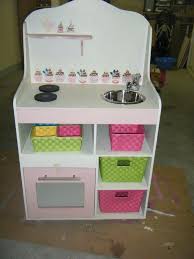 Epingle Par Noemie Quinchon Sur Les Cuisines Pour Enfants Cuisine Enfant Cuisine Bois Decoration