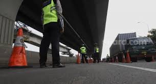 13 tahun 2021 tentang peniadaan mudik pada bulan ramadhan tanggal tersebut merupakan masa sebelum dan sesudah diberlakukannya larangan mudik lebaran. Satgas Revisi Aturan Larangan Mudik Pengetatan Dimulai 22 April 24 Mei