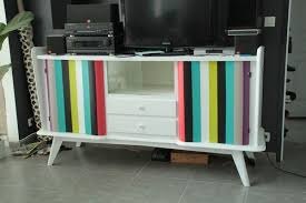 Un Bahut Desuet De Annees 60 Trasforme En Technicolor Diy Relooking Mobilier Creer Ma Deco Diy Meuble Mobilier De Salon Relooking Meuble