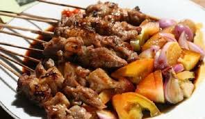 Sate kambing yang istimewa adalah sate kambing yang memiliki aroma harum dan tekstur daging yang empuk. Olah Daging Kurban Agar Tak Gampang Kering Dan Keras Ini Rahasianya Tukang Sate Agar Sate Kambing Lembut Di Mulut Semua Halaman Intisari