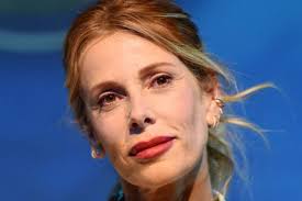 She has been married to paolo calabresi marconi since december 1, 2014. Alessia Marcuzzi Clamoroso Addio Grazie Ma Non Mi Ci Riconosco Piu
