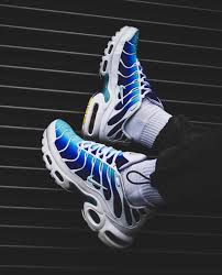 Pin On Sneakers