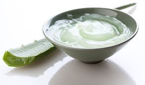 Realisez Une Recette De Masque Maison A L Aloe Vera Pour Une Peau Eclatante Creme Visage Maison Creme Hydratante Recette Masque Visage