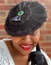 Question Divas what can be used to stiffen hats made of fabric ?